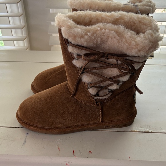 BearPaw Tan Suede Boots with Shearling - Picture 1 of 5